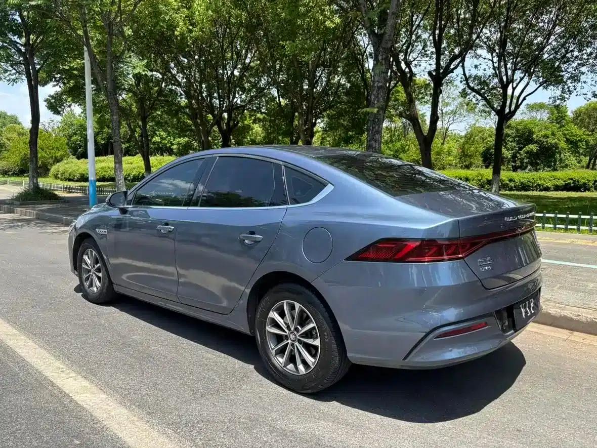 Qin PLUS 2024 Glory Edition DM-i 55KM Leading Model — миниатюра 10