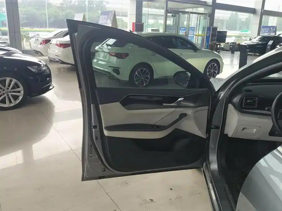 Qin PLUS 2021 DM-i 55KM Flagship Edition — миниатюра 7