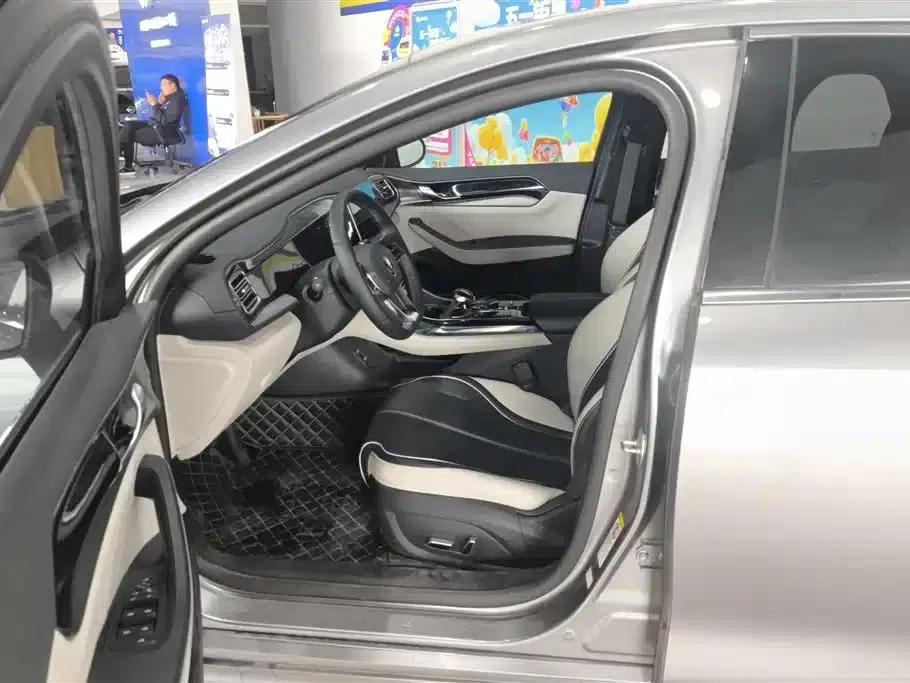 Qin PLUS 2021 DM-i 55KM Flagship Edition — миниатюра 9