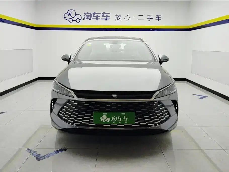 Qin PLUS 2025 DM-i Smart Driving Edition 128KM Progressive Model — миниатюра 2