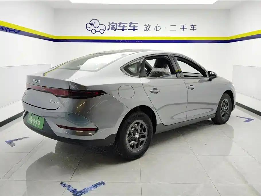Qin PLUS 2025 DM-i Smart Driving Edition 128KM Progressive Model — миниатюра 3