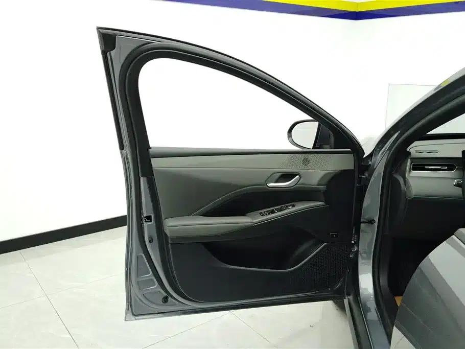 Qin PLUS 2025 DM-i Smart Driving Edition 128KM Progressive Model — миниатюра 7