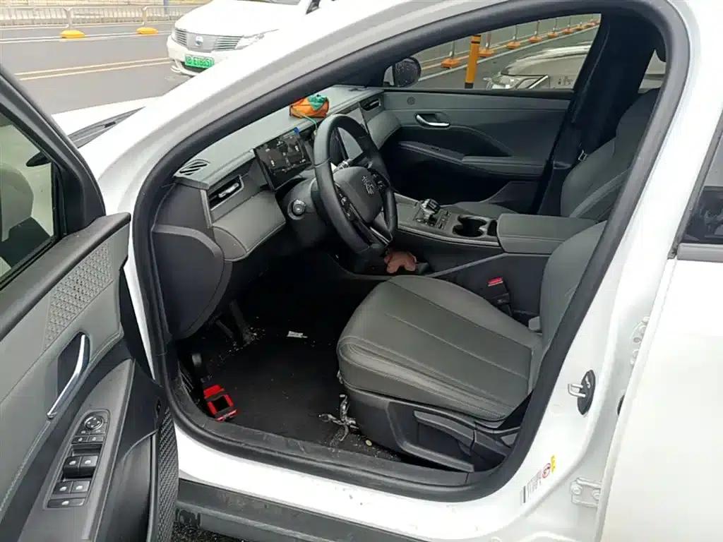 Qin PLUS 2025 DM-i Intelligent Driving Edition 55KM Leading Model — миниатюра 16