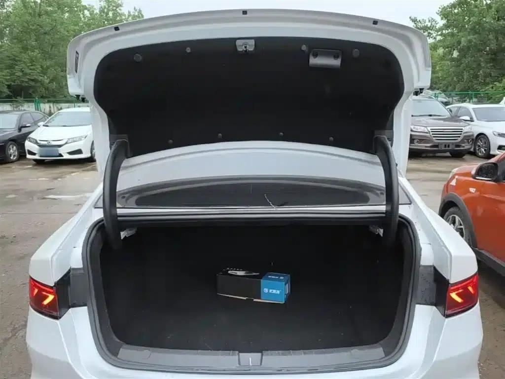 Qin PLUS 2021 EV 400KM Luxury Edition — миниатюра 19