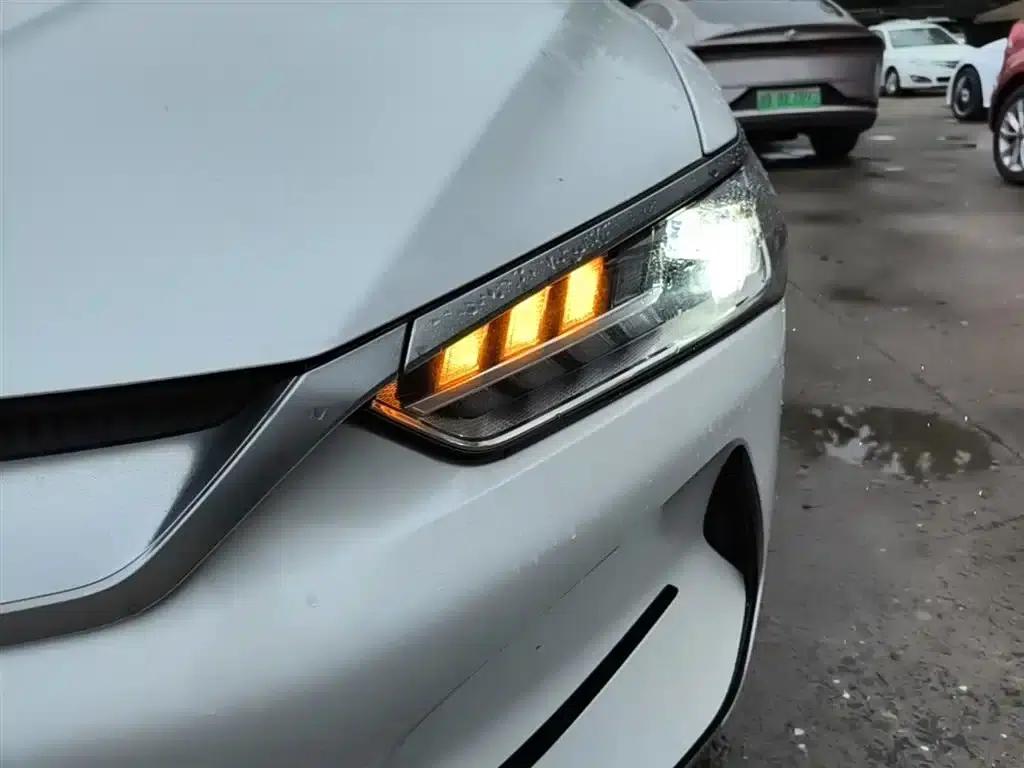 Qin PLUS 2021 EV 400KM Luxury Edition — миниатюра 24