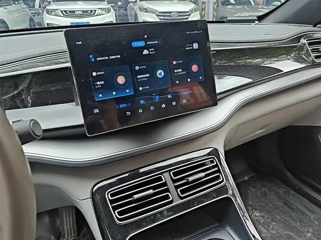 Qin PLUS 2023 Champion Edition DM-i 55KM Super Model — миниатюра 13