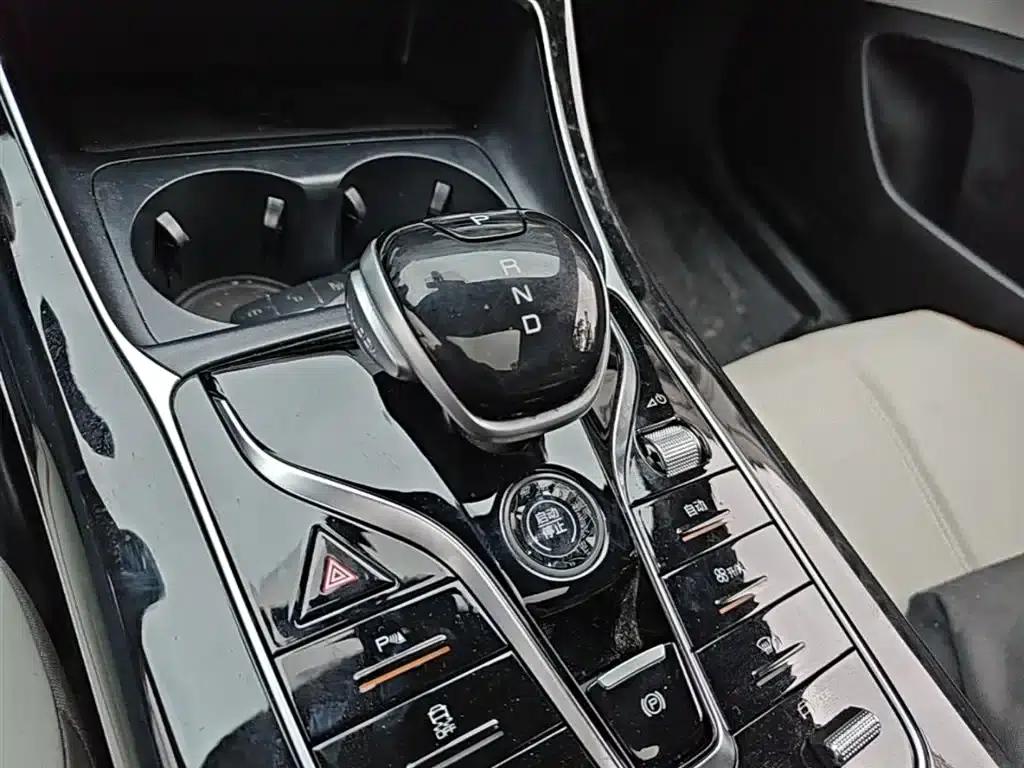 Qin PLUS 2023 Champion Edition DM-i 55KM Super Model — миниатюра 14