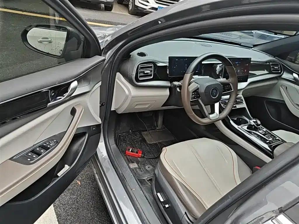 Qin PLUS 2023 Champion Edition DM-i 55KM Super Model — миниатюра 16