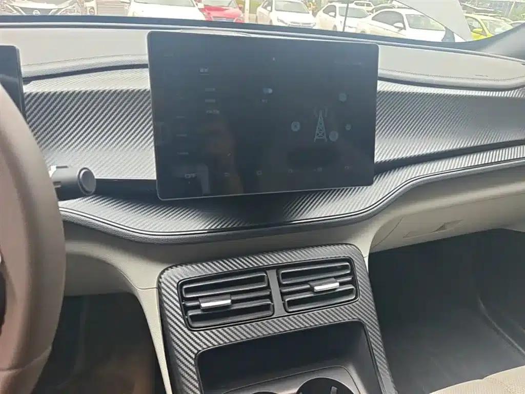Qin PLUS 2024 Glory Edition DM-i 55KM Leading Model — миниатюра 13