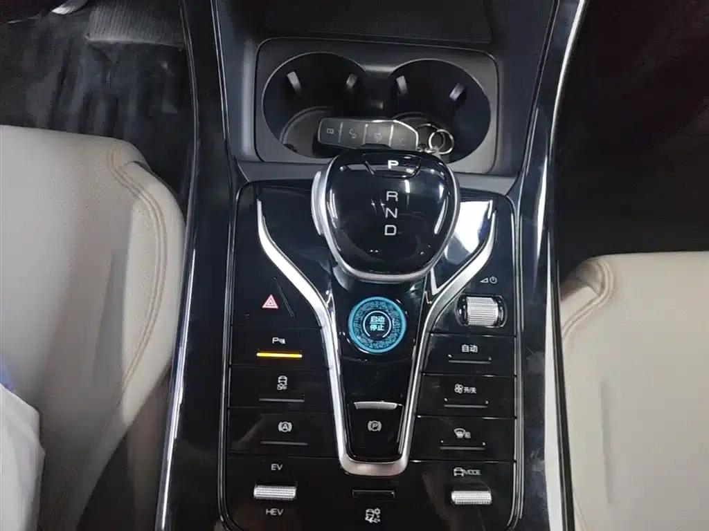 Qin PLUS 2023 Champion Edition DM-i 55KM Leading Model — миниатюра 14