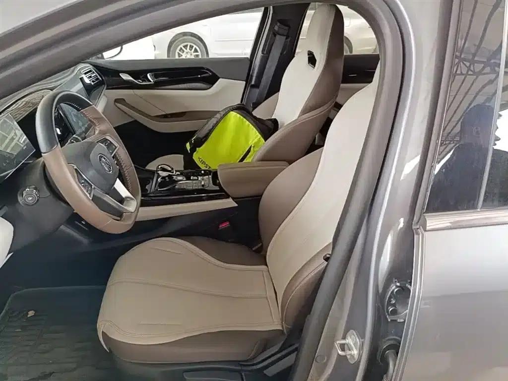 Qin PLUS 2024 Glory Edition DM-i 55KM Leading Model — миниатюра 15
