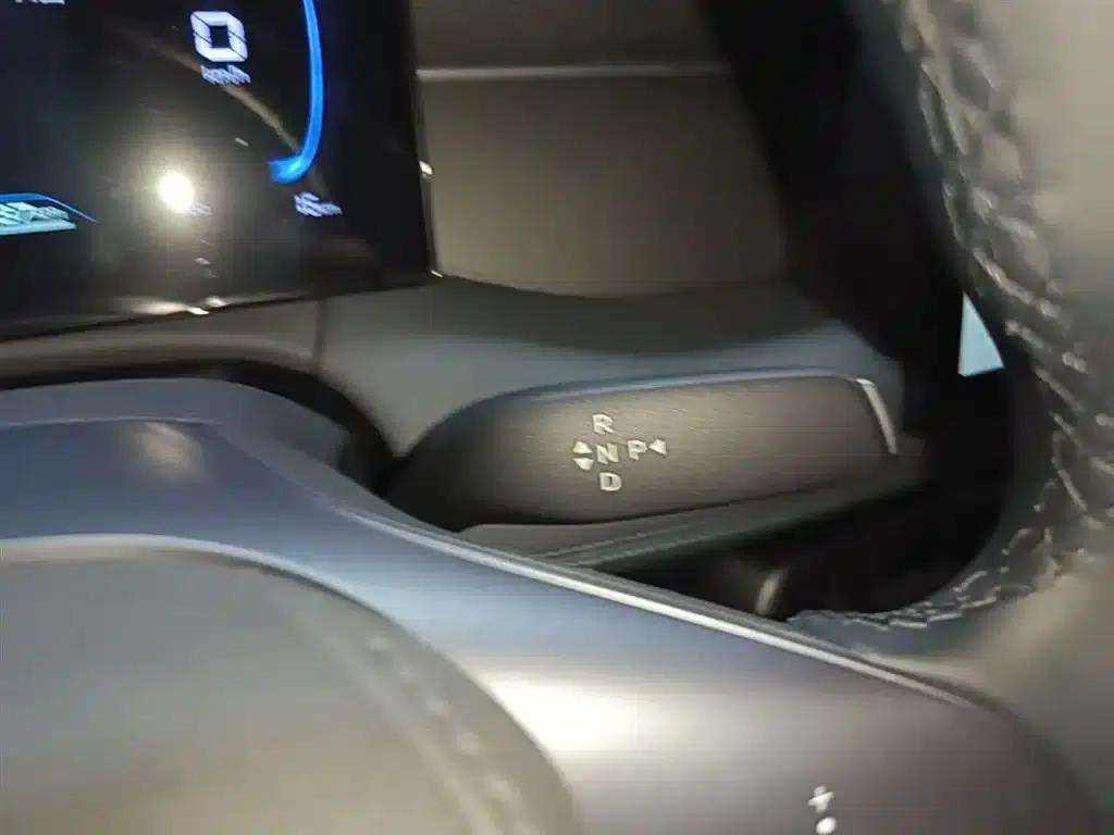 Qin PLUS 2025 DM-i Smart Driving Edition 128KM Progressive Model — миниатюра 14