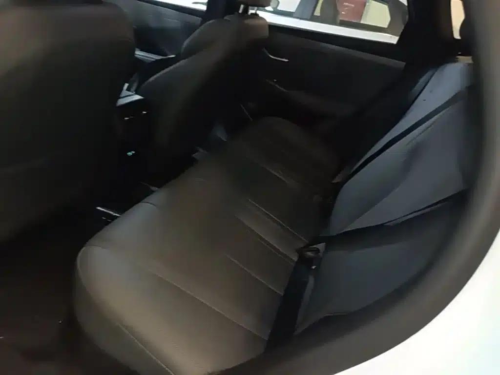 Qin PLUS 2025 DM-i Smart Driving Edition 128KM Progressive Model — миниатюра 17