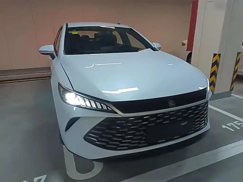 Qin PLUS 2025 DM-i Smart Driving Edition 128KM Progressive Model — миниатюра 4