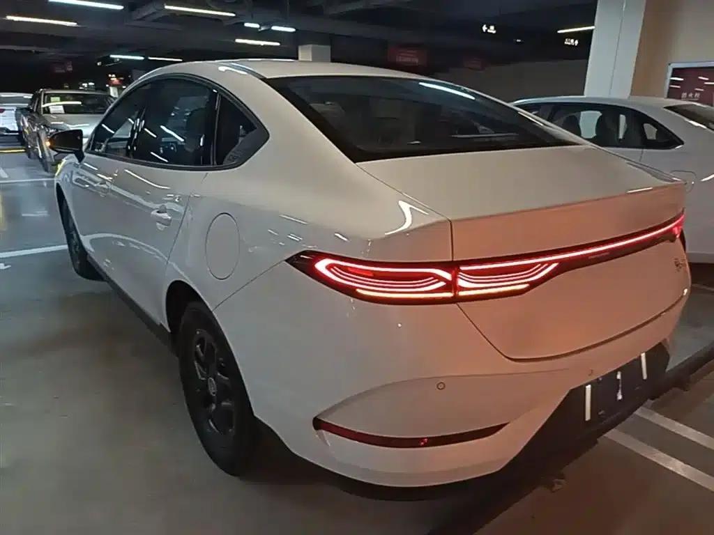 Qin PLUS 2025 DM-i Smart Driving Edition 128KM Progressive Model — миниатюра 5