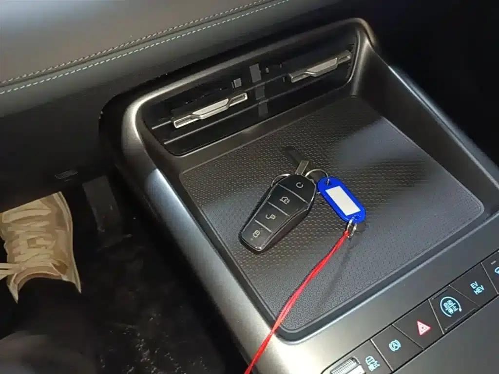 Qin PLUS 2025 DM-i Smart Driving Edition 128KM Progressive Model — миниатюра 9