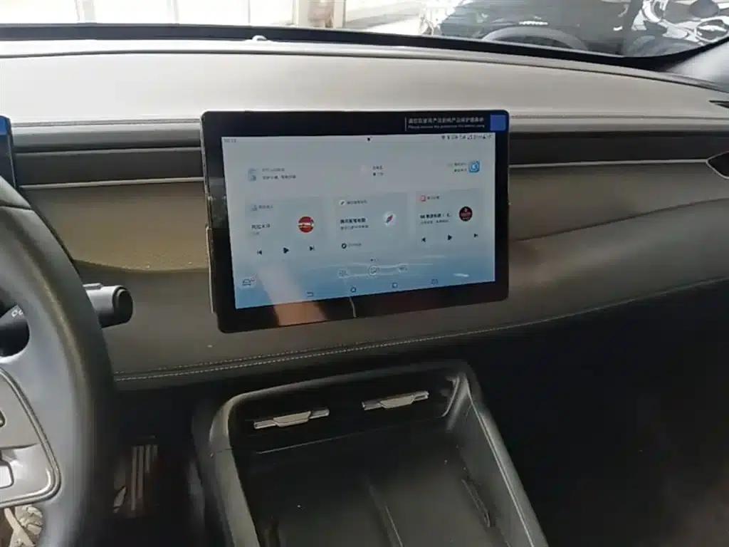 Qin PLUS 2025 DM-i Intelligent Driving Edition 55KM Leading Model — миниатюра 13