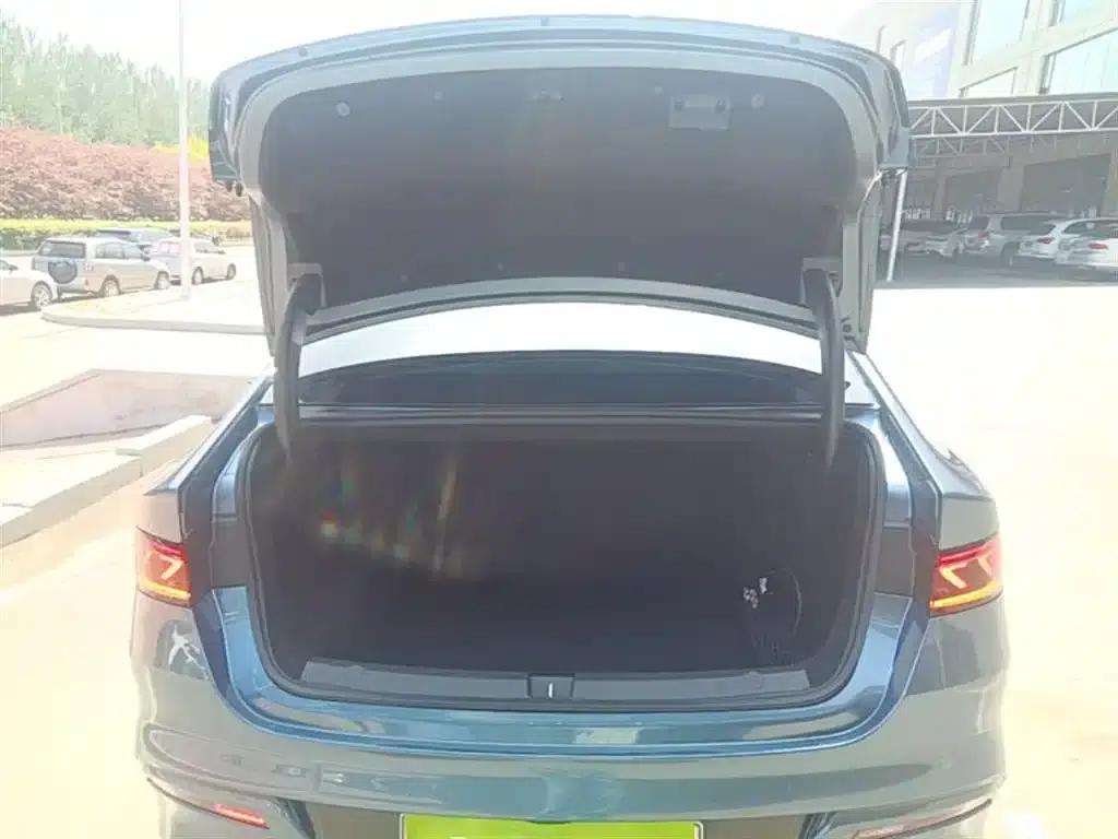 Qin PLUS 2024 Glory Edition DM-i 55KM Leading Model — миниатюра 19