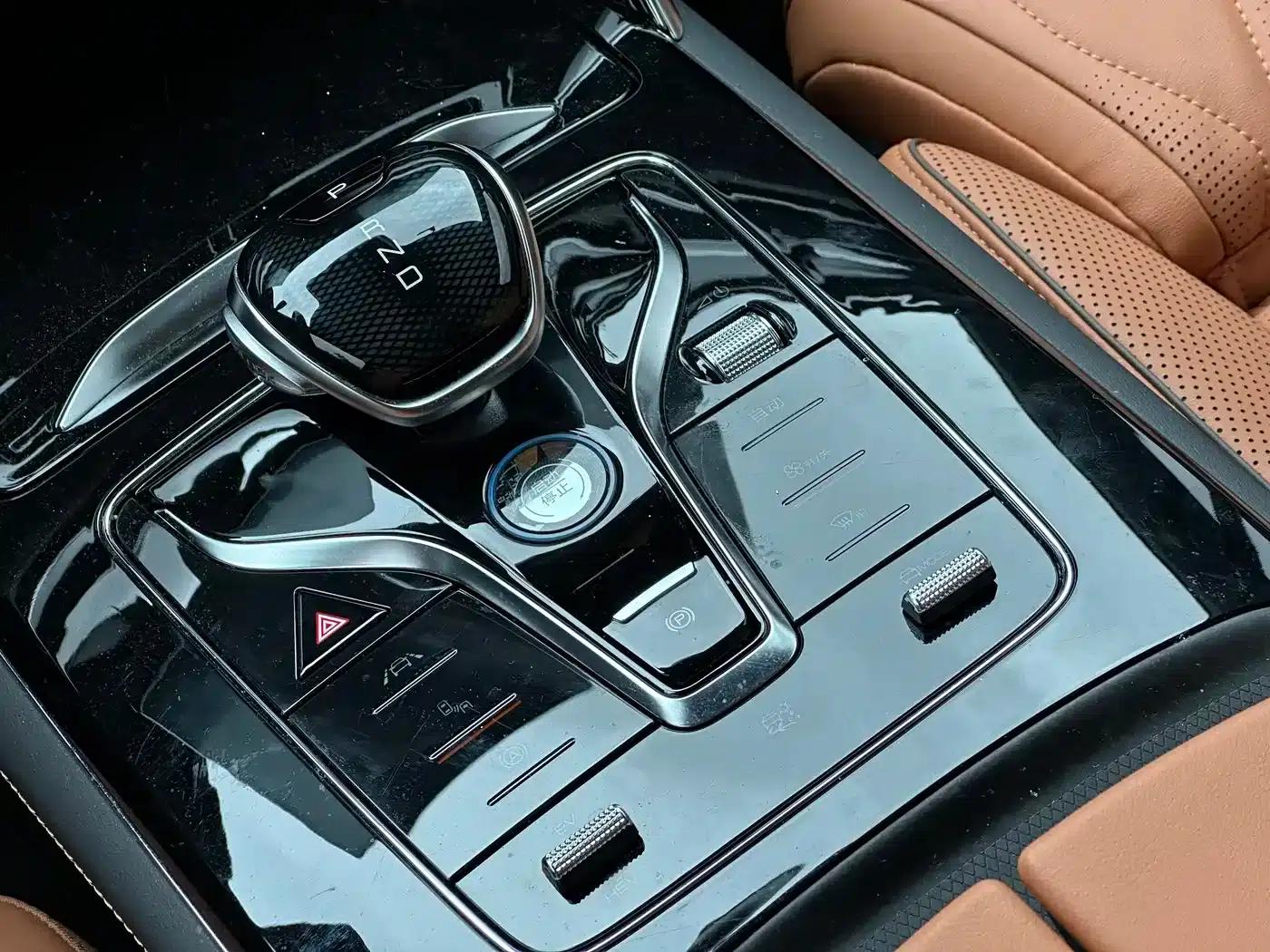 Tang New Energy 2023 DM-i Champion Edition 112KM Premium Model — миниатюра 22