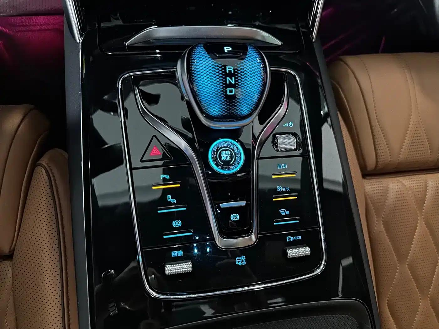 Tang New Energy 2022 EV 730KM Premium Edition — миниатюра 10
