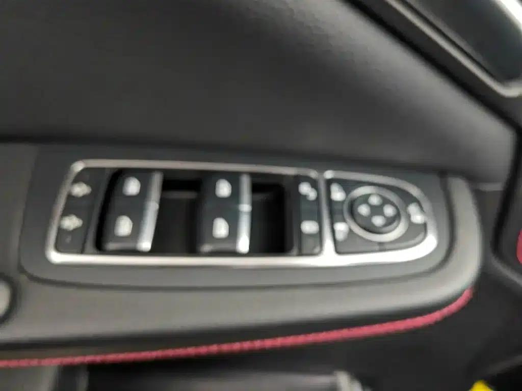 Tang New Energy 2018 DM 2.0T All-Wheel Drive Intelligent Leading Edition 7-Seater National V Emission Standard — миниатюра 9