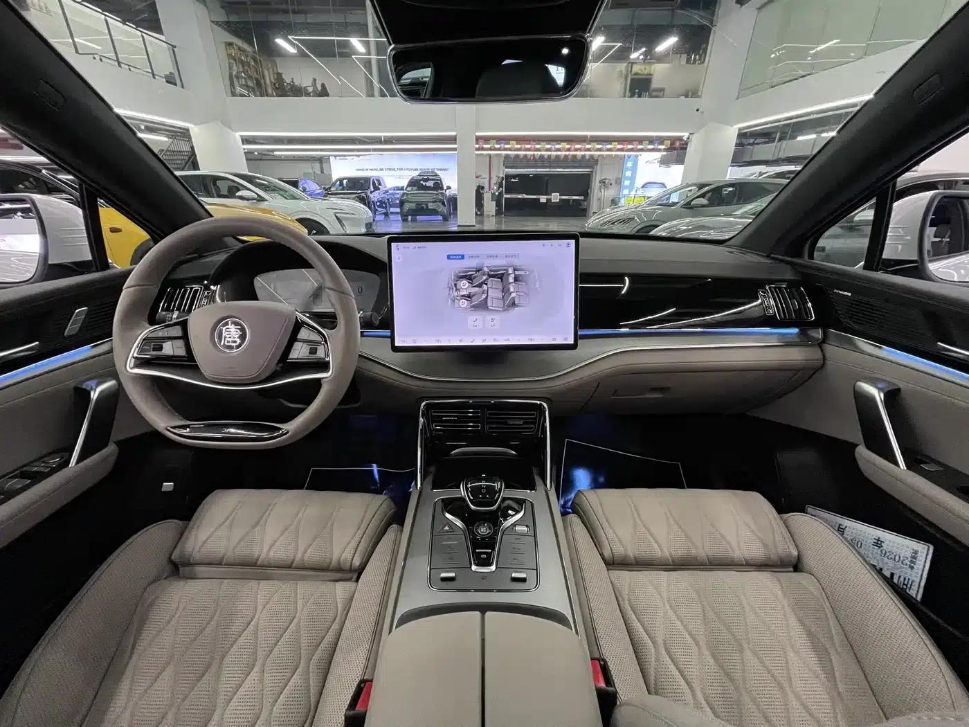 Tang New Energy 2024 DM-i Glory Edition 112KM Premium Model — миниатюра 6