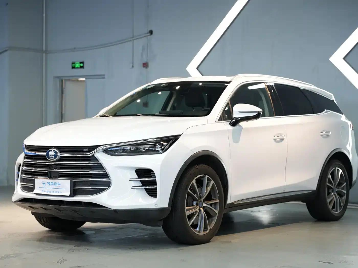 Tang New Energy 2018 DM 2.0T All-Wheel Drive Intelligent Connectivity Enjoyment Edition 7-Seater National V Emission Standard — миниатюра 1