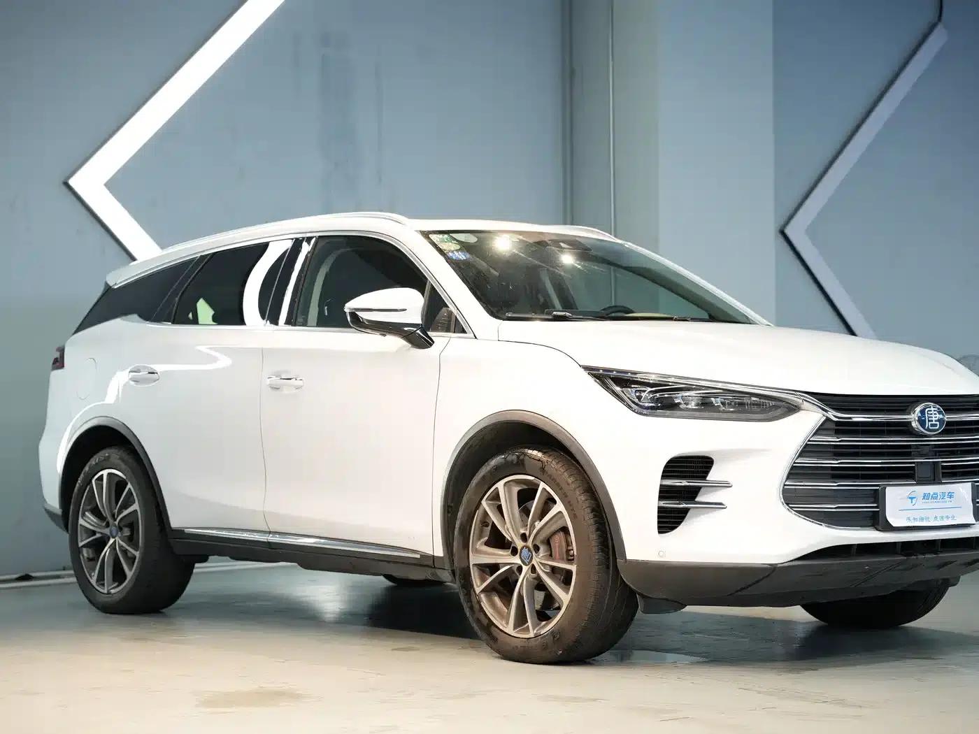 Tang New Energy 2018 DM 2.0T All-Wheel Drive Intelligent Connectivity Enjoyment Edition 7-Seater National V Emission Standard — миниатюра 3