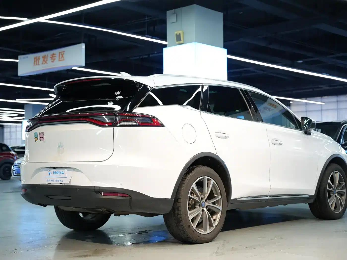 Tang New Energy 2018 DM 2.0T All-Wheel Drive Intelligent Connectivity Enjoyment Edition 7-Seater National V Emission Standard — миниатюра 23