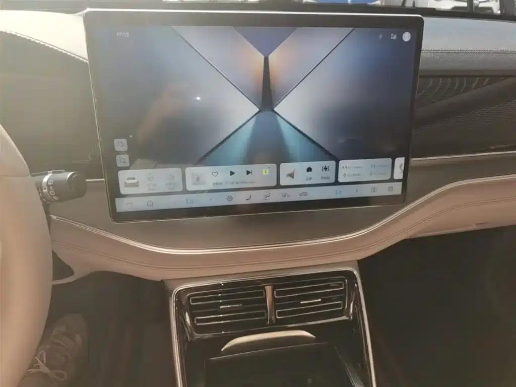 Tang New Energy 2025 Smart Driving Edition DM-i 115KM Flagship Model — миниатюра 13