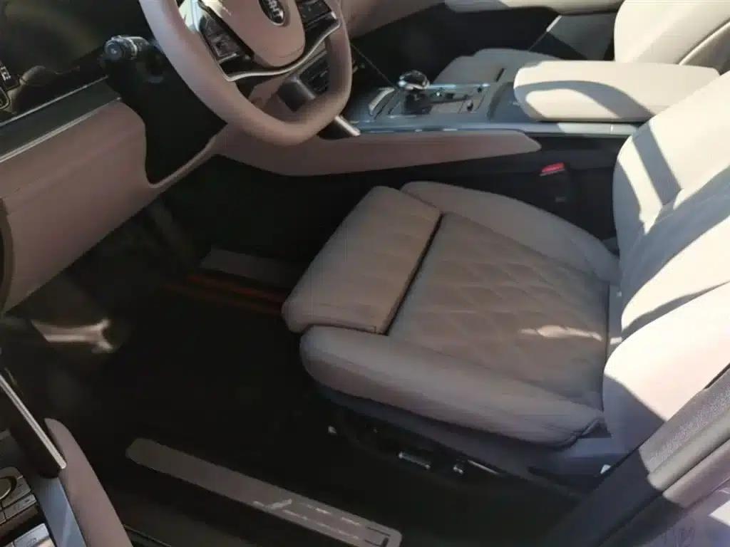 Tang New Energy 2025 Smart Driving Edition DM-i 115KM Flagship Model — миниатюра 15
