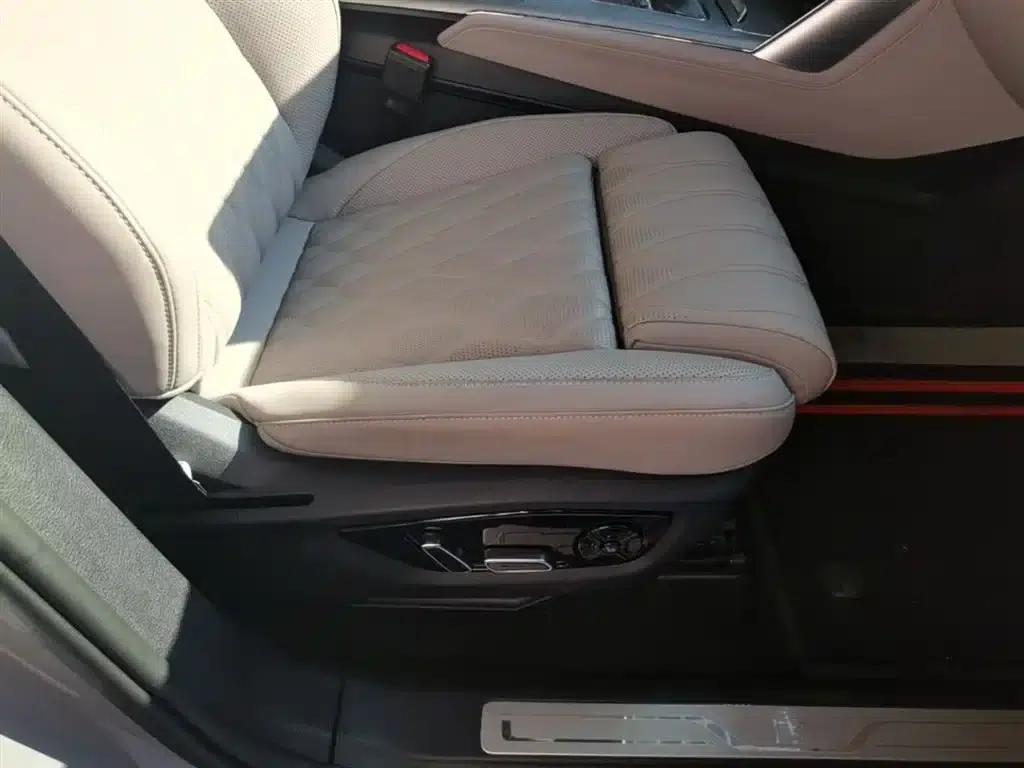 Tang New Energy 2025 Smart Driving Edition DM-i 115KM Flagship Model — миниатюра 25