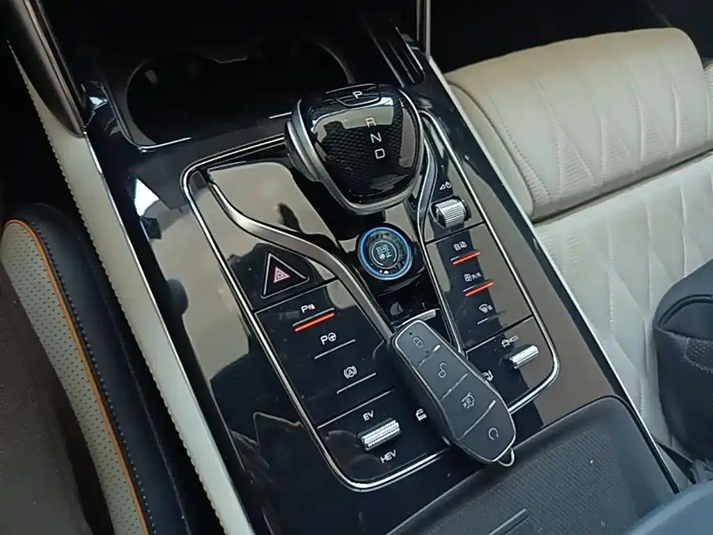 Tang New Energy 2022 DM-p 215KM 4WD Flagship Edition — миниатюра 14