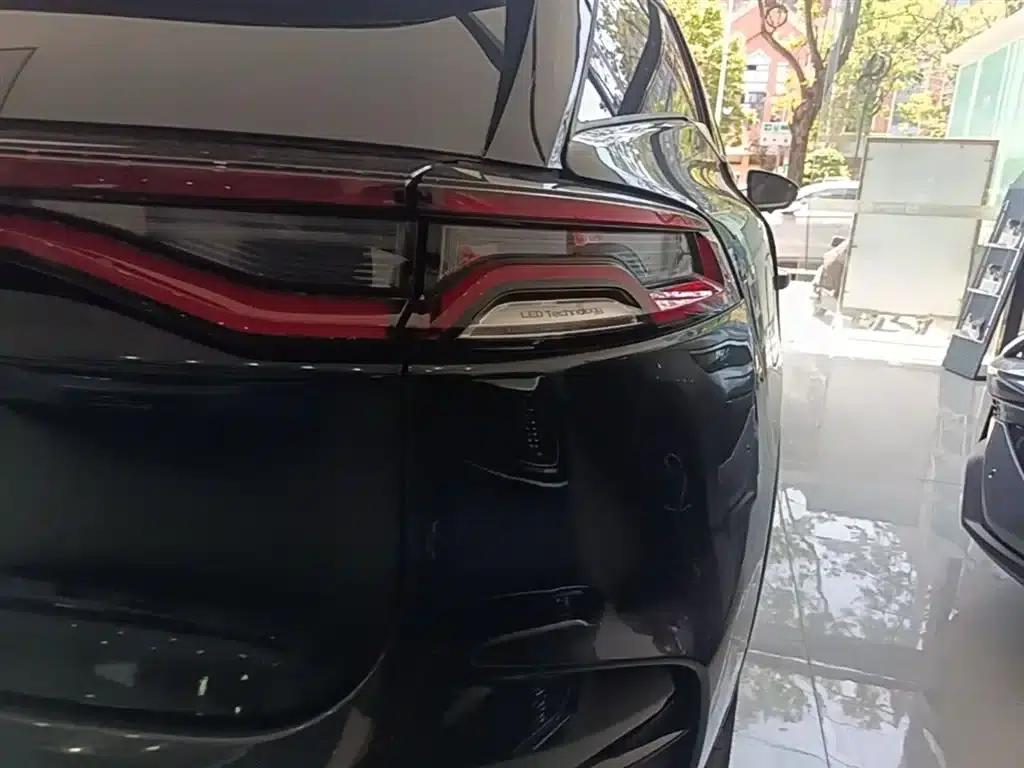 Tang New Energy 2022 DM-p 215KM 4WD Flagship Edition — миниатюра 8