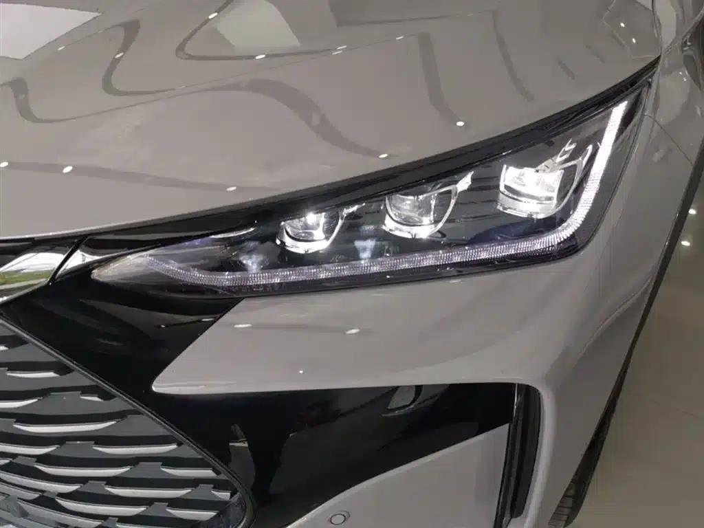 Tang New Energy 2025 Smart Driving Edition DM-i 115KM Flagship Model — миниатюра 24