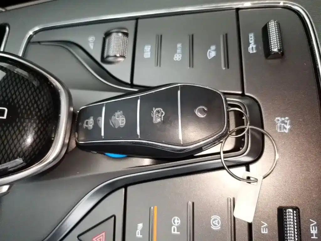 Tang New Energy 2025 Smart Driving Edition DM-i 115KM Flagship Model — миниатюра 9