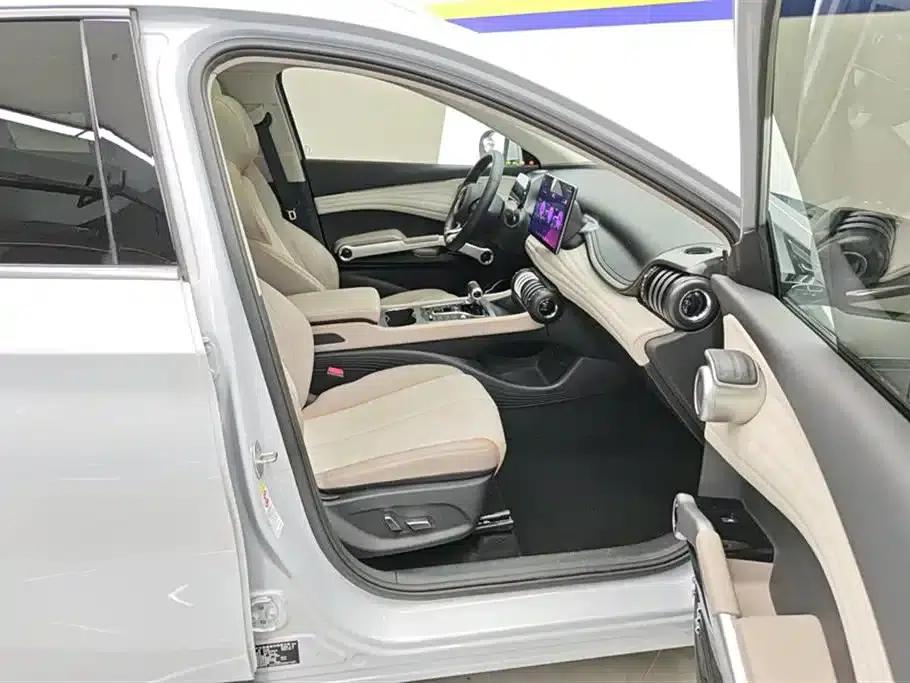 Yuan PLUS 2024 Glory Edition 430KM Superior Model — миниатюра 8