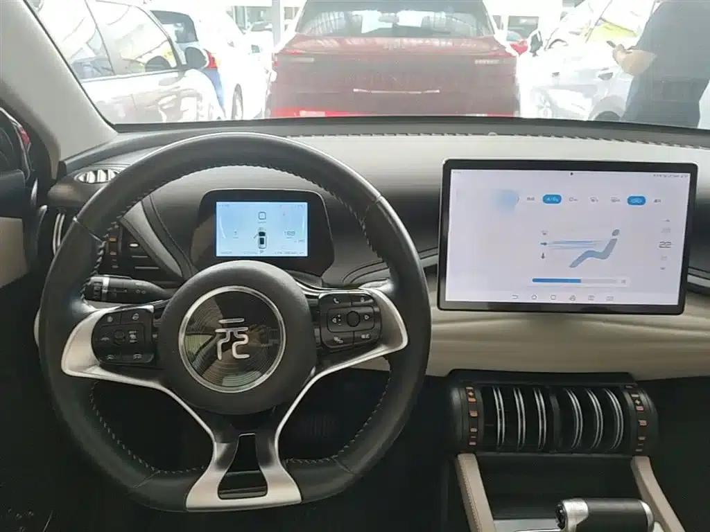 Yuan Plus 2023 Champion Edition 430KM Super Model — миниатюра 10