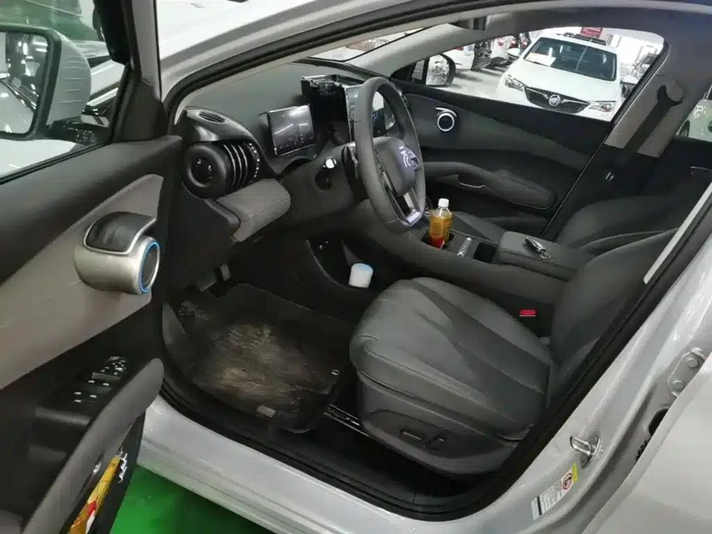 Yuan PLUS 2025 Intelligent Driving Edition 510KM Superior Model — миниатюра 16