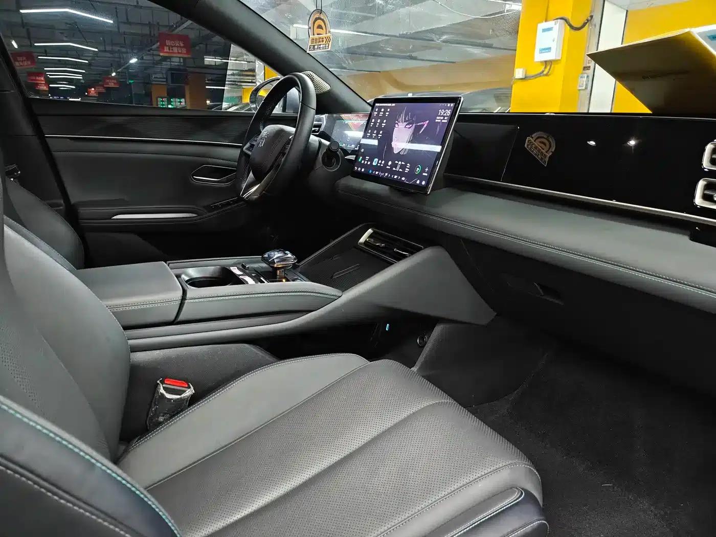 Qin L 2024 DM-i 120KM Leading Edition — миниатюра 11