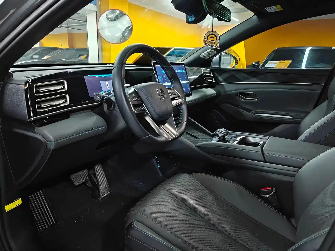 Qin L 2024 DM-i 120KM Leading Edition — миниатюра 5