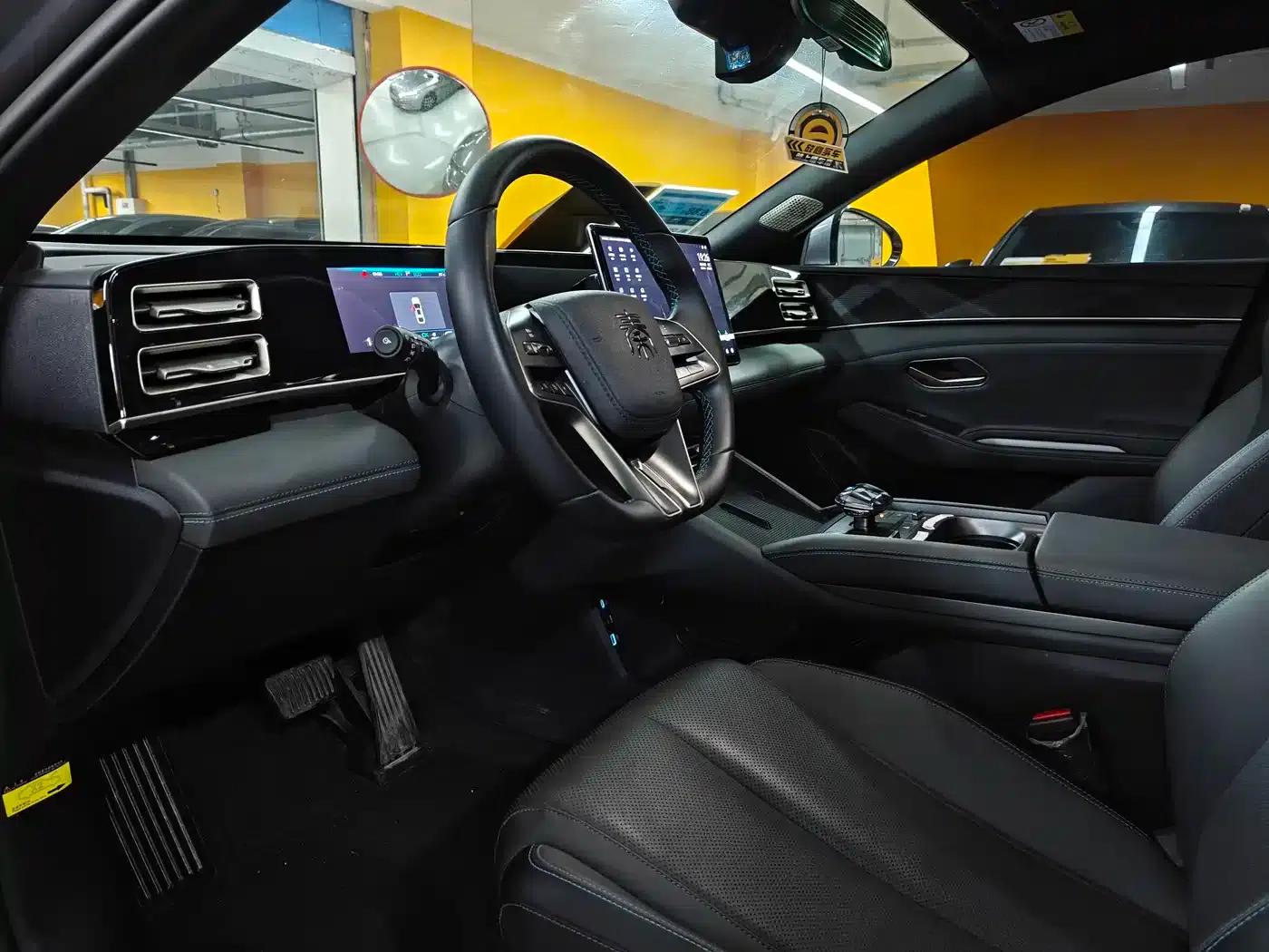 Qin L 2024 DM-i 120KM Leading Edition — миниатюра 6