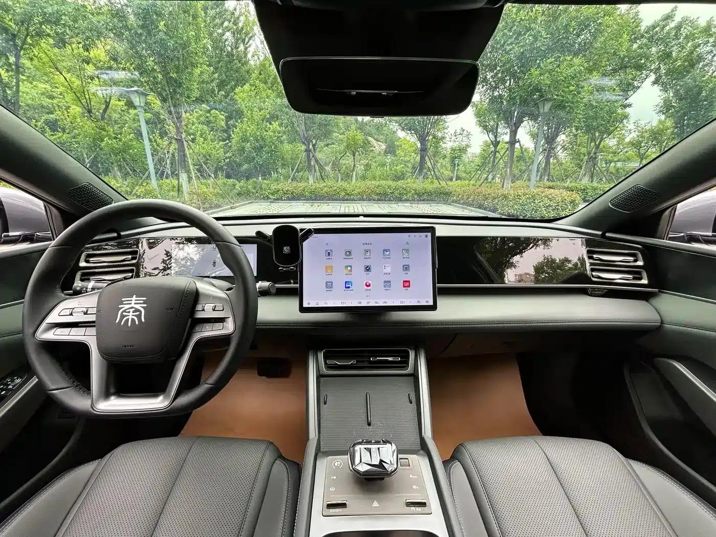 Qin L 2025 DM-i Intelligent Driving Edition 80KM Leading Model — миниатюра 11