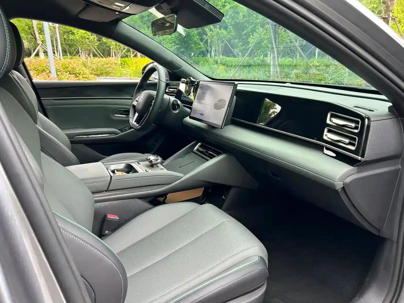 Qin L 2025 DM-i Intelligent Driving Edition 80KM Leading Model — миниатюра 8