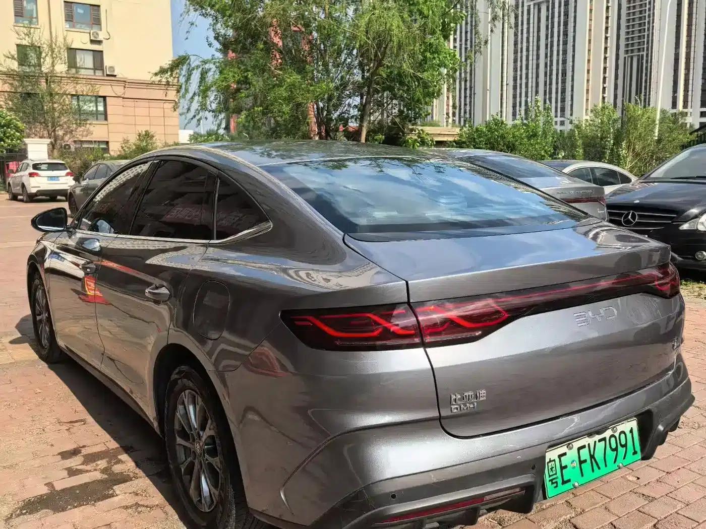 Qin L 2024 DM-i 80KM Leading Edition — миниатюра 7