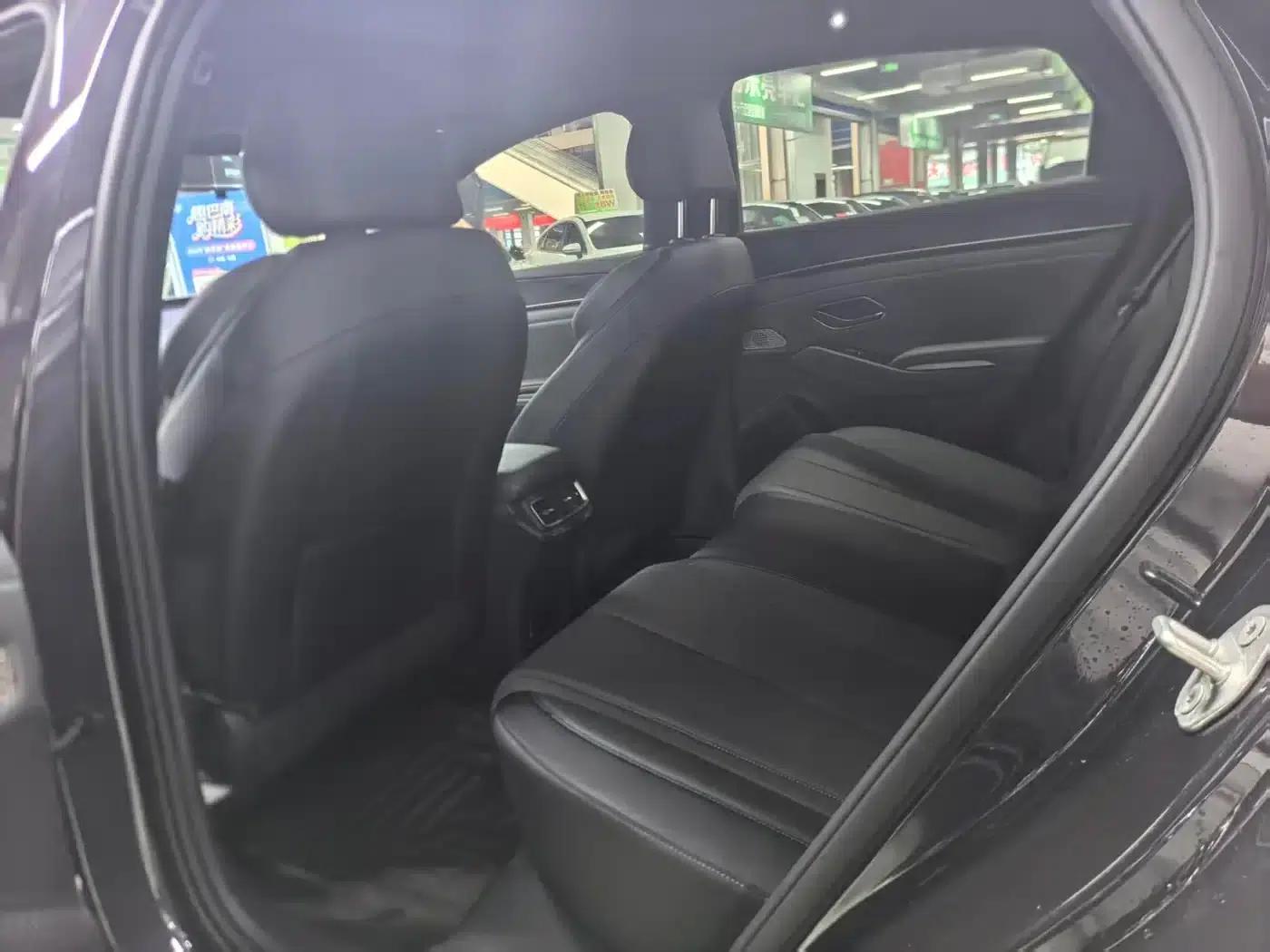 Qin L 2024 DM-i 120KM Super Edition — миниатюра 13