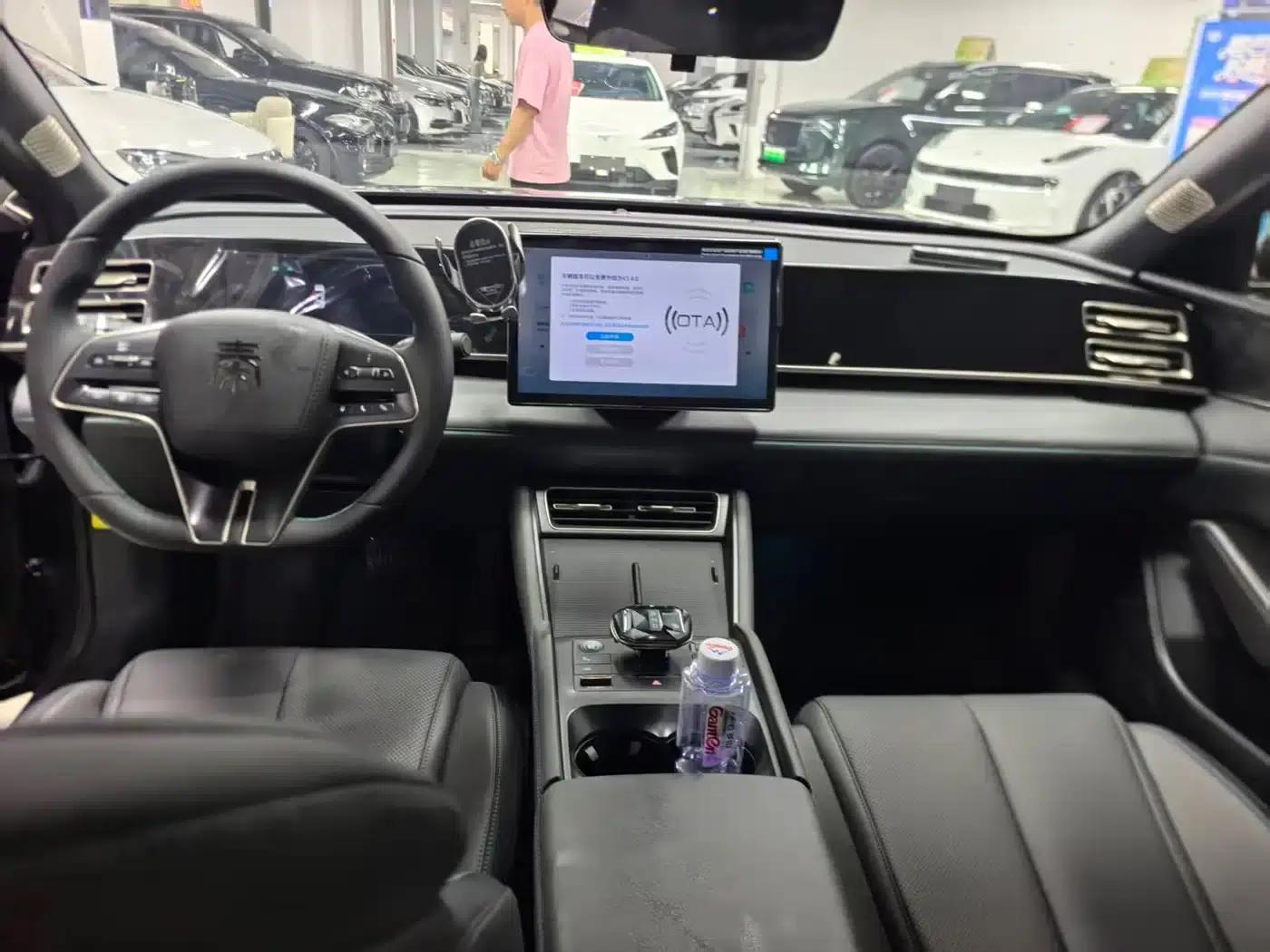 Qin L 2024 DM-i 120KM Super Edition — миниатюра 14