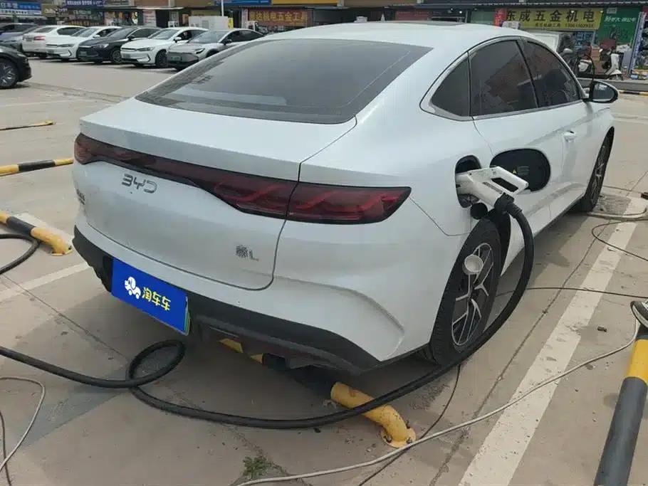 Qin L 2024 DM-i 120KM Super Edition — миниатюра 3