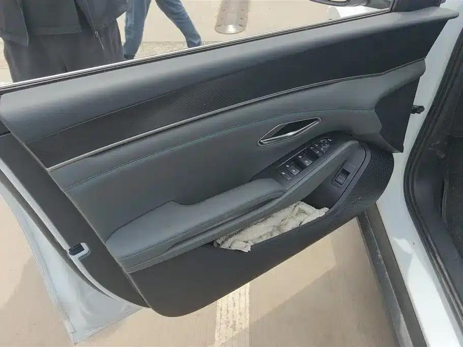 Qin L 2024 DM-i 120KM Super Edition — миниатюра 6
