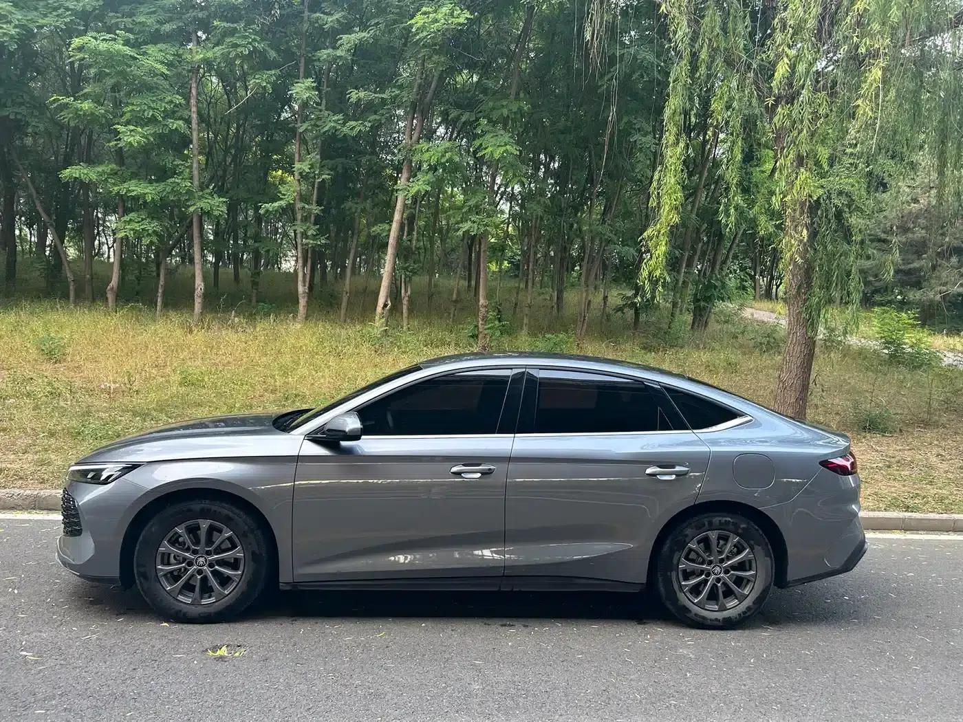 Qin L 2024 DM-i 80KM Leading Edition — миниатюра 3